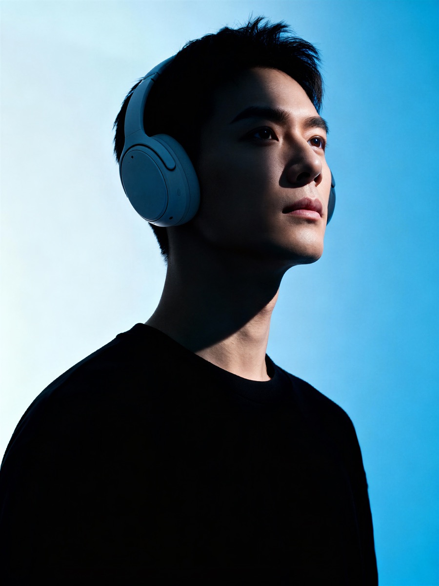 Headphones 10